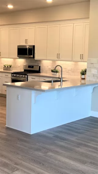 Photo #4: 221101749 Listing