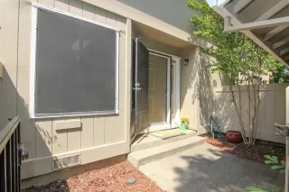 Photo #2: 221103102 Listing