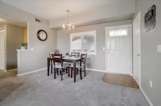 Photo #4: 221103125 Listing