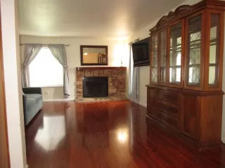 Photo #4: 221103269 Listing