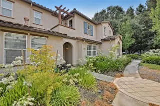 Photo #1: 221103433 Listing 