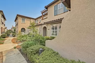 Photo #2: 221103433 Listing 