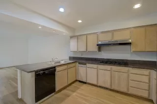 Photo #1: 221103443 Listing