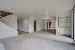 Photo #2: 221103443 Listing