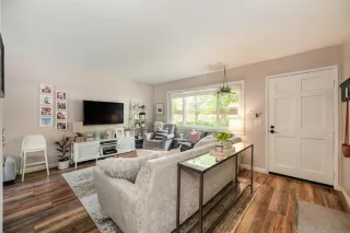 Photo #2: 221103571 Listing 