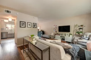 Photo #3: 221103571 Listing 