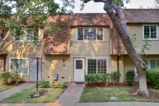 Photo #1: 221103668 Listing