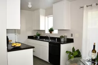 Photo #2: 221106437 Listing