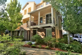 Photo #1: 221106796 Listing