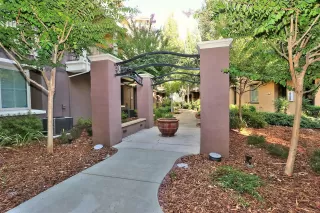 Photo #2: 221106796 Listing