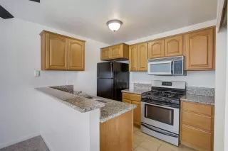 Photo #4: 221106930 Listing