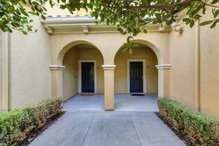 Photo #2: 221110413 Listing