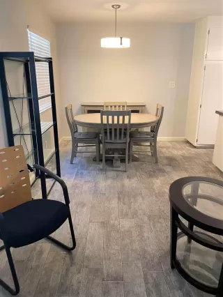 Photo #4: 221110668 Listing