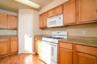 Photo #1: 221111200 Listing