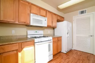 Photo #2: 221111200 Listing