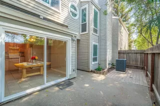 Photo #2: 221111725 Listing 