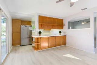 Photo #5: 221111990 Listing