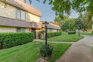 Photo #2: 221112232 Listing