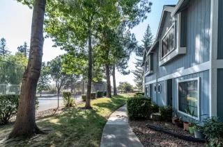 Photo #1: 221112684 Listing