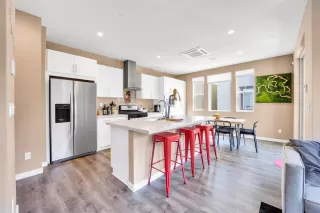 Photo #4: 221112740 Listing