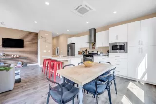 Photo #5: 221112740 Listing