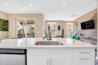 Photo #6: 221112740 Listing