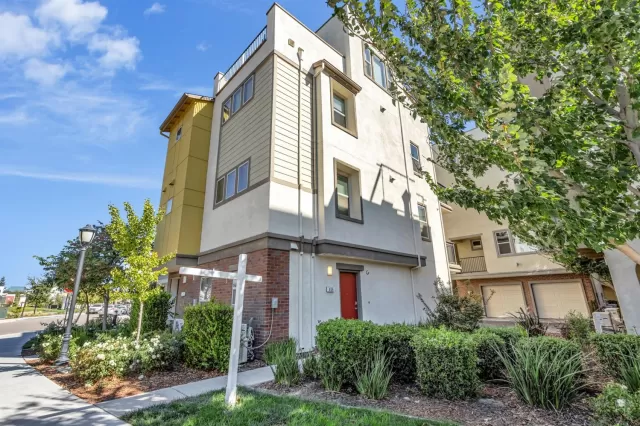 MLS: 221114036 Condo For Sale