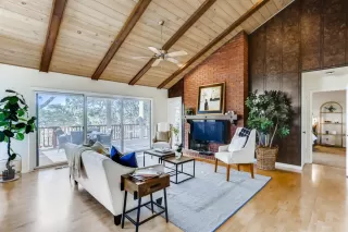 Photo #1: 221114173 Listing