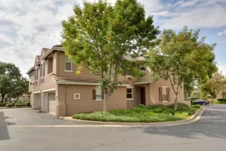 Photo #1: 221114434 Listing