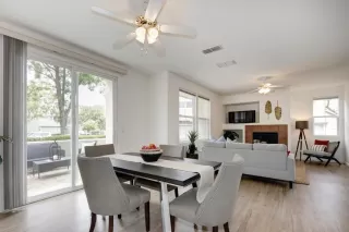 Photo #4: 221114434 Listing