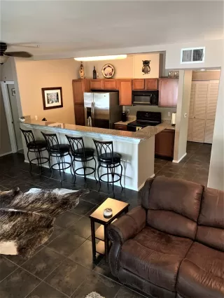 Photo #2: 221116254 Listing