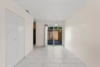 Photo #5: 221116582 Listing