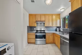 Photo #6: 221116582 Listing