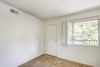 Photo #4: 221117220 Listing 