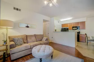 Photo #4: 221117247 Listing