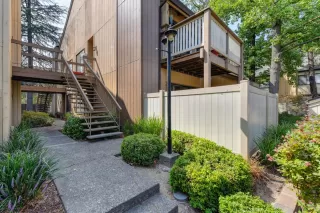 Photo #2: 221118443 Listing