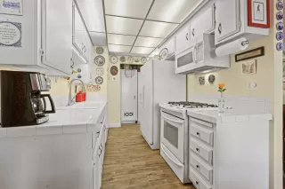 Photo #4: 221118972 Listing