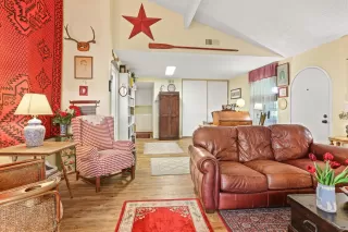 Photo #5: 221118972 Listing