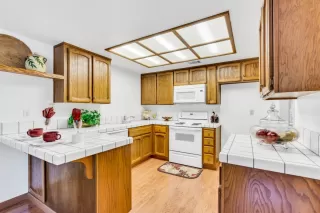 Photo #2: 221119620 Listing