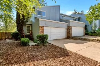 Photo #2: 221120596 Listing