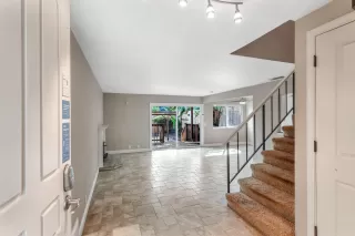 Photo #4: 221120596 Listing