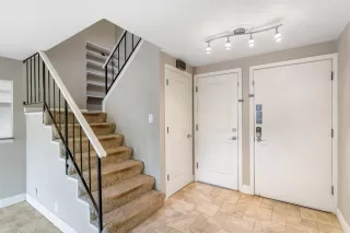 Photo #5: 221120596 Listing