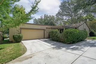 Photo #2: 221121214 Listing