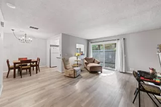 Photo #2: 221122425 Listing