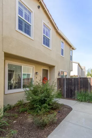 Photo #1: 221123012 Listing