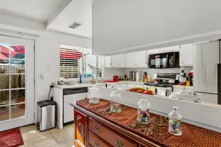 Photo #4: 221123203 Listing 