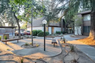 Photo #3: 221123646 Listing