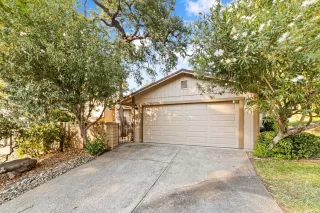 Photo #1: 221123683 Listing