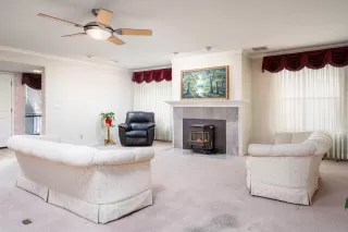 Photo #4: 221123683 Listing