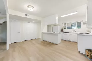 Photo #6: 221123753 Listing